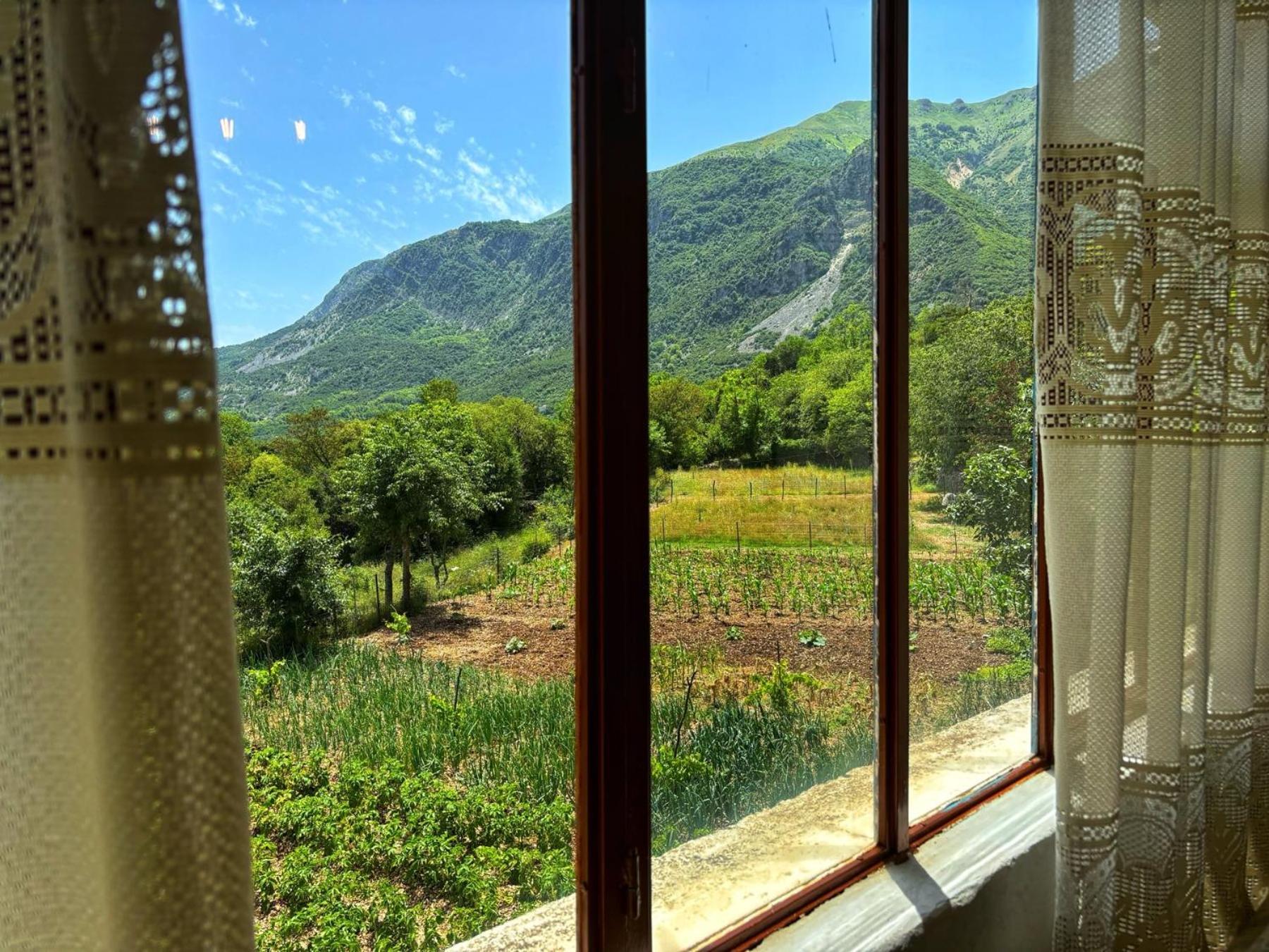 Georgaras Accommodation Platanoussa Exterior foto